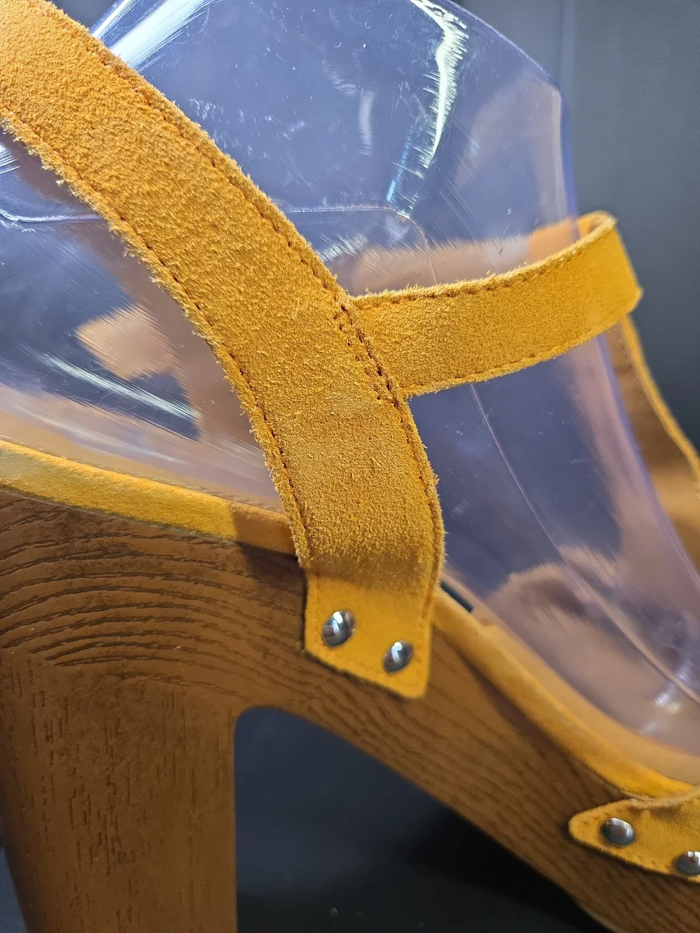 Gianni Bini Mustard Yellow Platform Sandal Leather Upper
